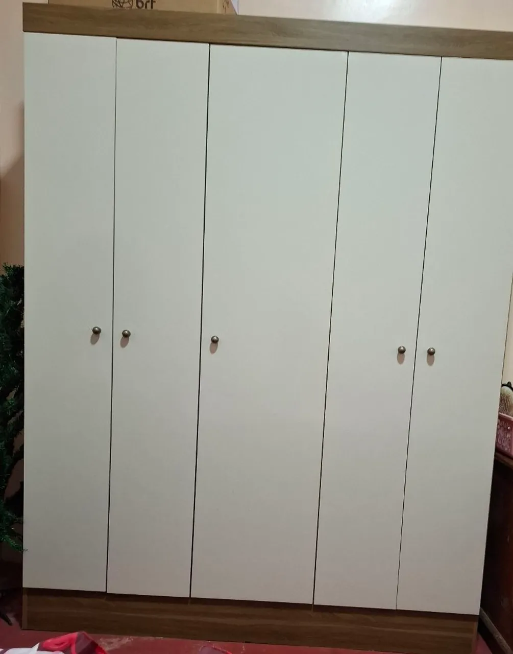 Guarda-Roupa 6 Portas Moderno e Espaçoso