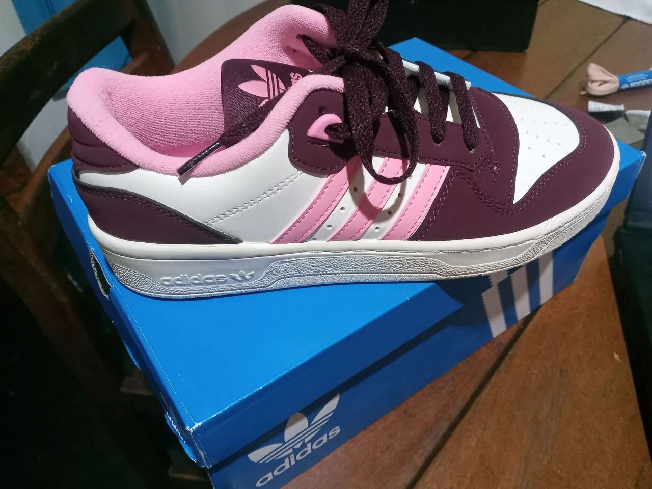 Tênis Adidas rivalry low feminino