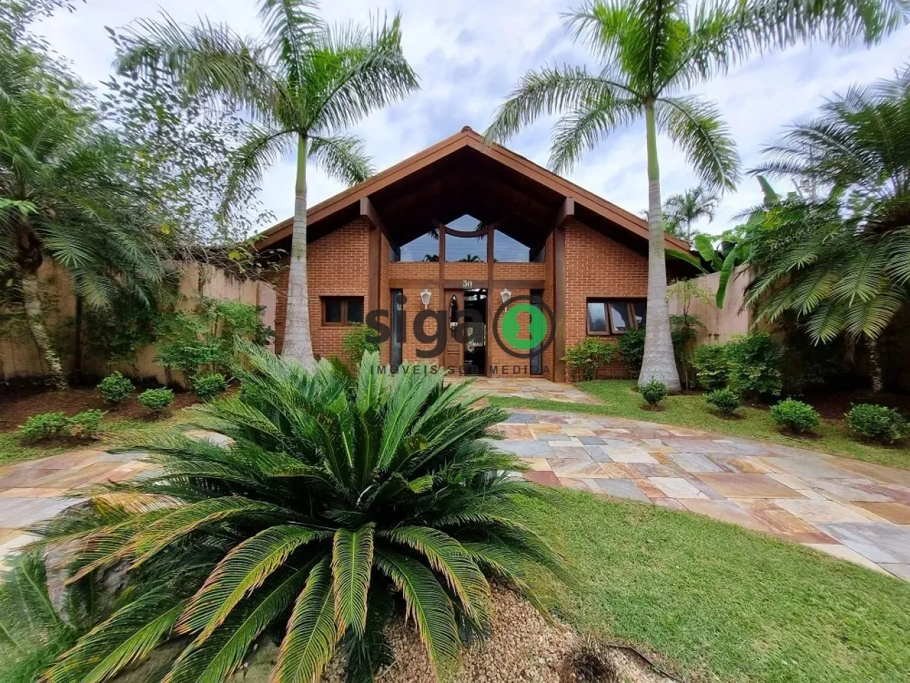 Casa a Venda em Condomínio Jardim Acapulco 5 quartos