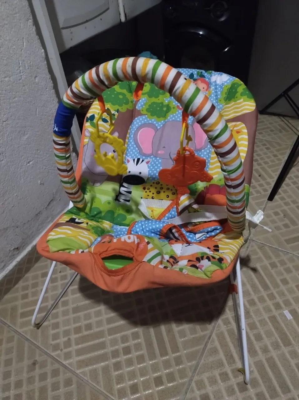 Caderinha musical e com vibração Infantil com Barra de Brinquedos muito nova
