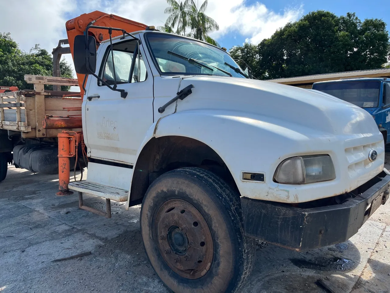 F-12000 com munck