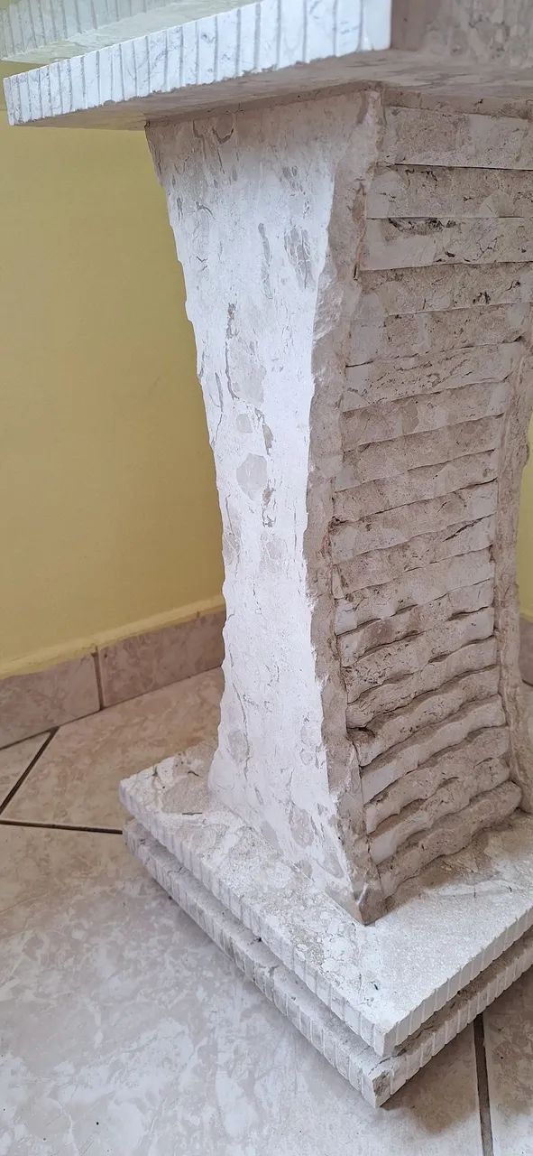 MESA DE CANTO BASE MÁRMORE COM TAMPO DE VIDRO - Foto 3