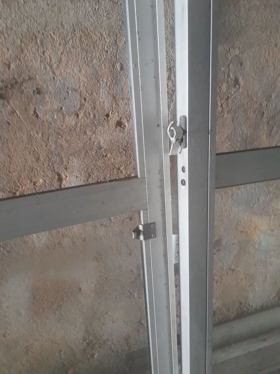 Porta de vidro de varanda 2 folhas 2,05 X 1,50 cm  sem trilhos  - Foto 2