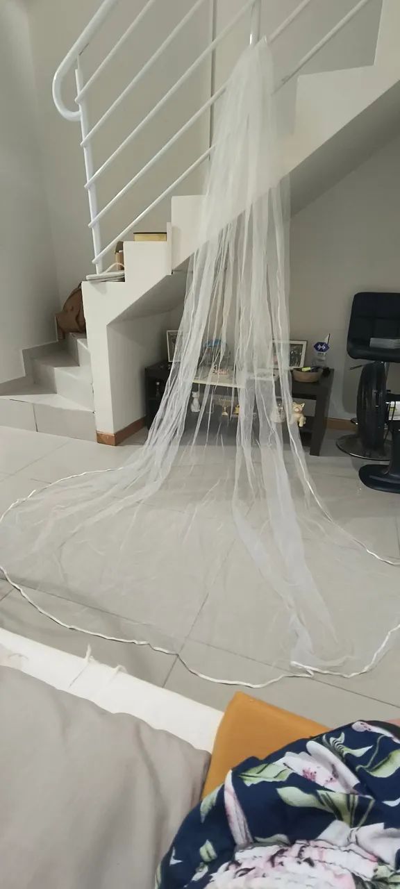 Véu de noiva branco, comprimento 2,60m.