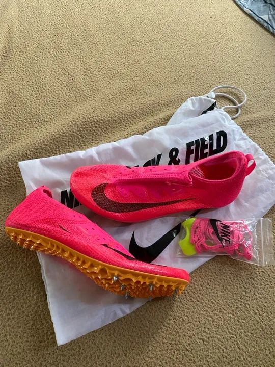 Tênis Nike de corrida para pista - tamanho 40