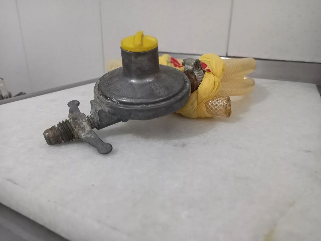Mangueira para gás com regulador - Foto 2
