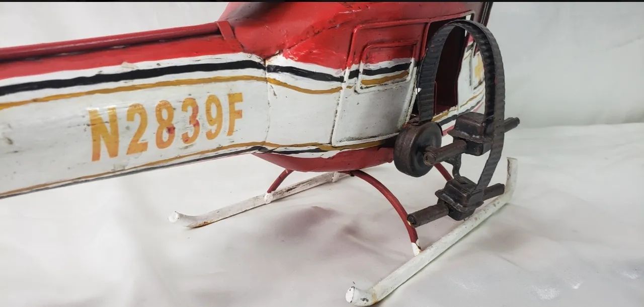 Miniatura Helicóptero Bombeiro Em Lata - Artesanal - Foto 4