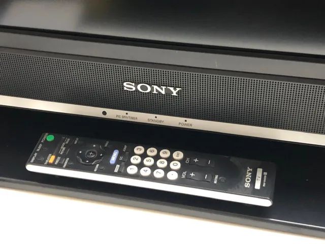 TV Sony Bravia de LCD 32 polegadas com defeito (mancha na tela) com manual e controle - Foto 4