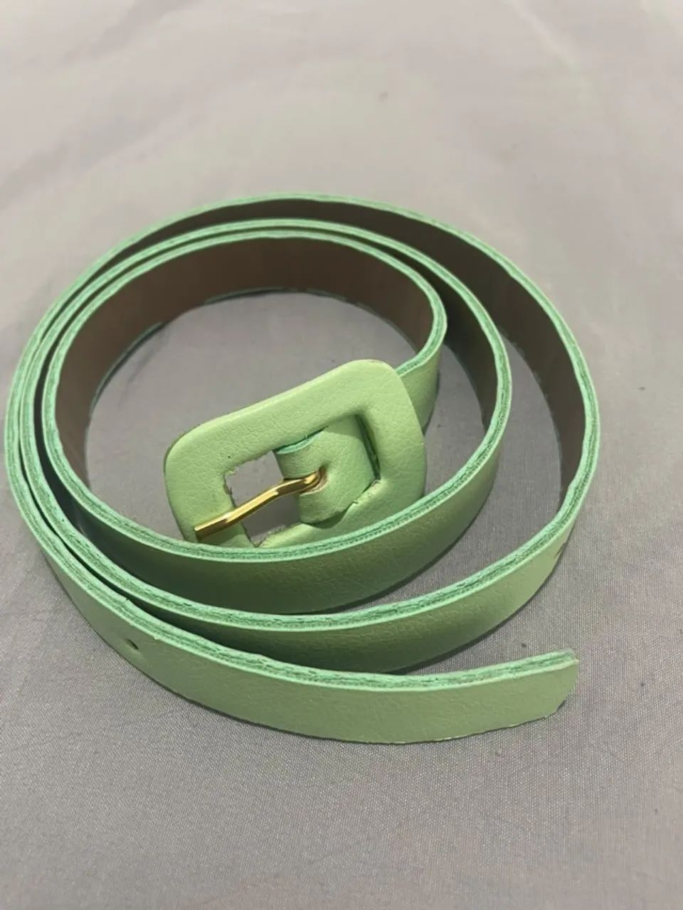 Cinto Fino Verde Menta - Fivela Quadrada  - Foto 4