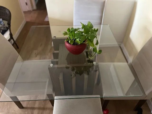 Mesa de Jantar com Quatro Cadeiras - Foto 2