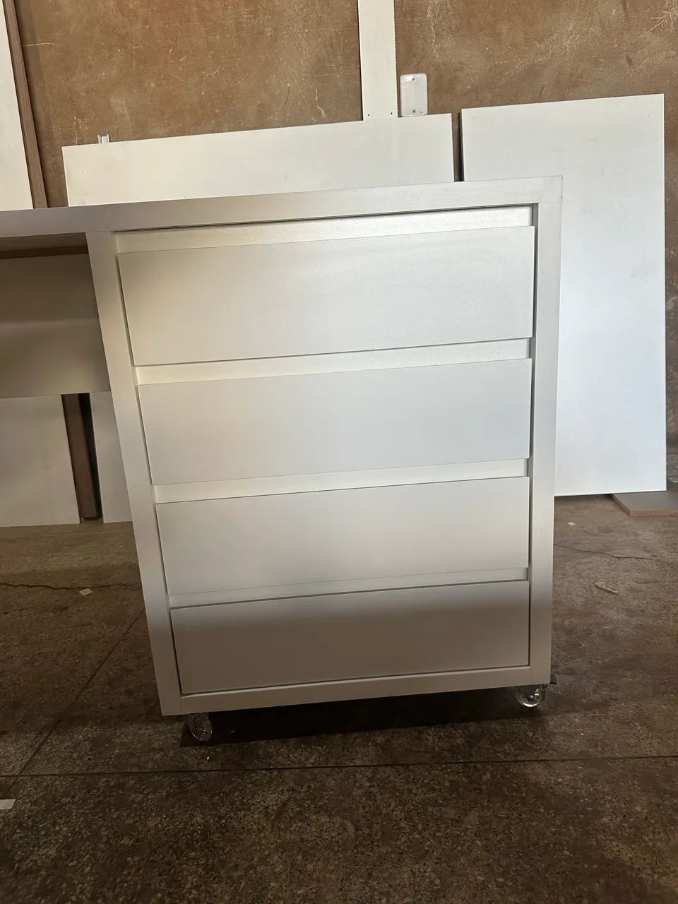 Vendo mesa de escritório 4 gavetas 100% MDF - Foto 5
