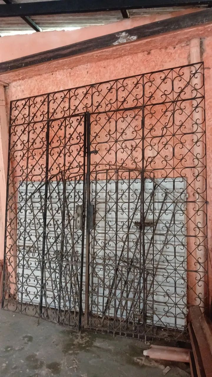 Vende se grade para porta 1