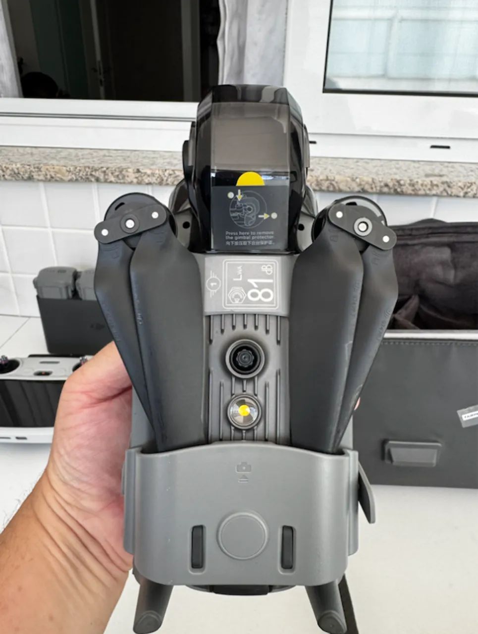 DJI AIR 3 Combo Fly More  - Foto 4