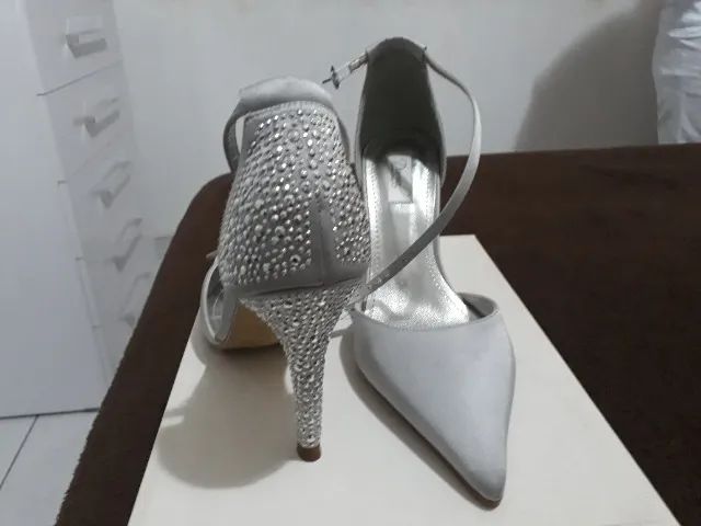 Scarpin prata de cetim 34 - Foto 2