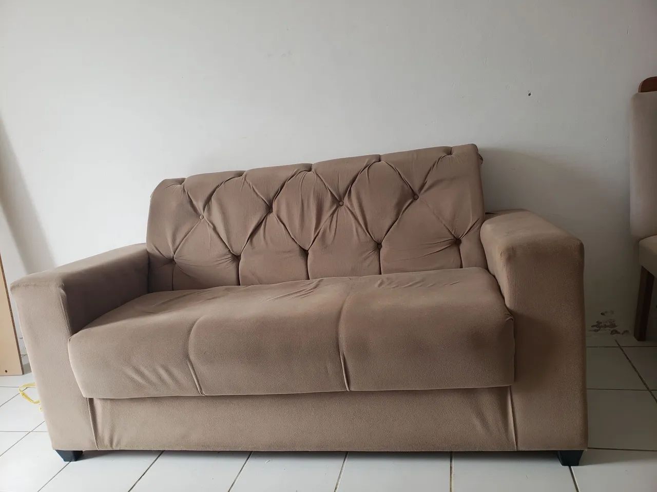 VENDO UM SOFÁ DE 3 LUGARES NOVO  - Foto 2