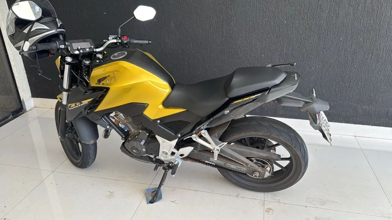 Cb300F 2024 Dourada  - Foto 2