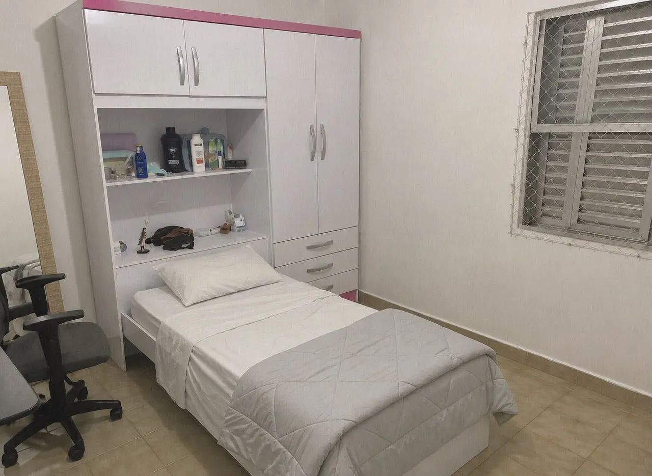 Cama com guarda roupa