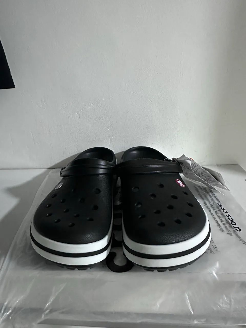 Crocs preto 36-37 - Foto 2