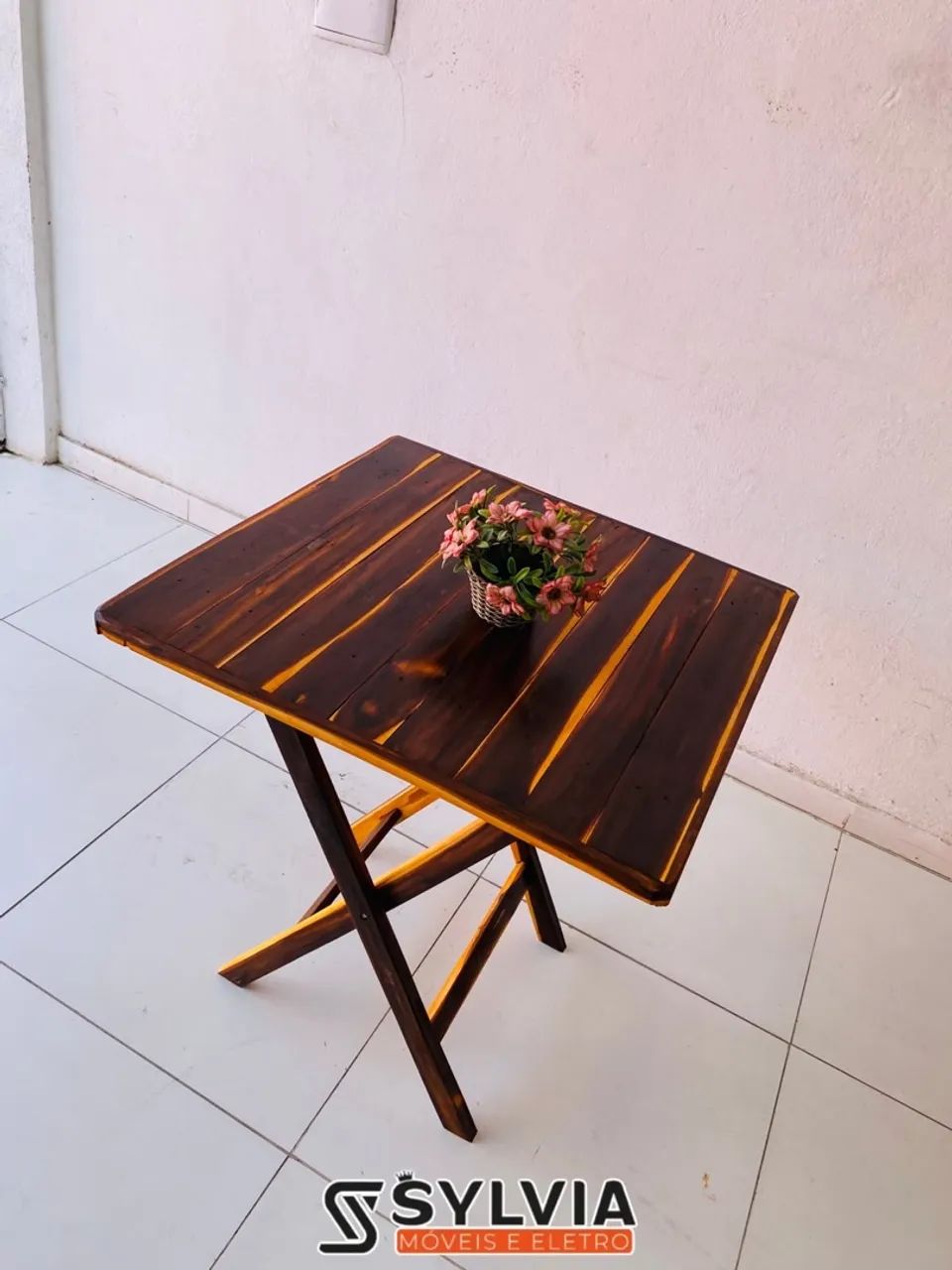 Mesa quadrada envernizada  - Foto 3