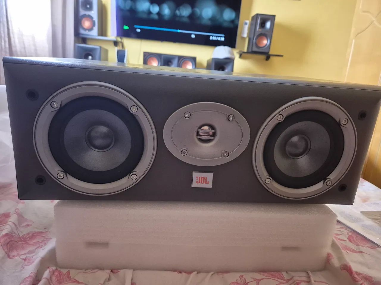 Caixa central jbl EC25 usada  - Foto 3