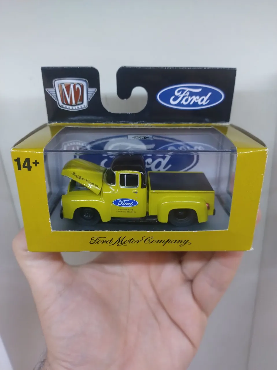 Miniatura M2 Machines 1956 Ford F-100 Turtle Wax Verde 1:64 Novo