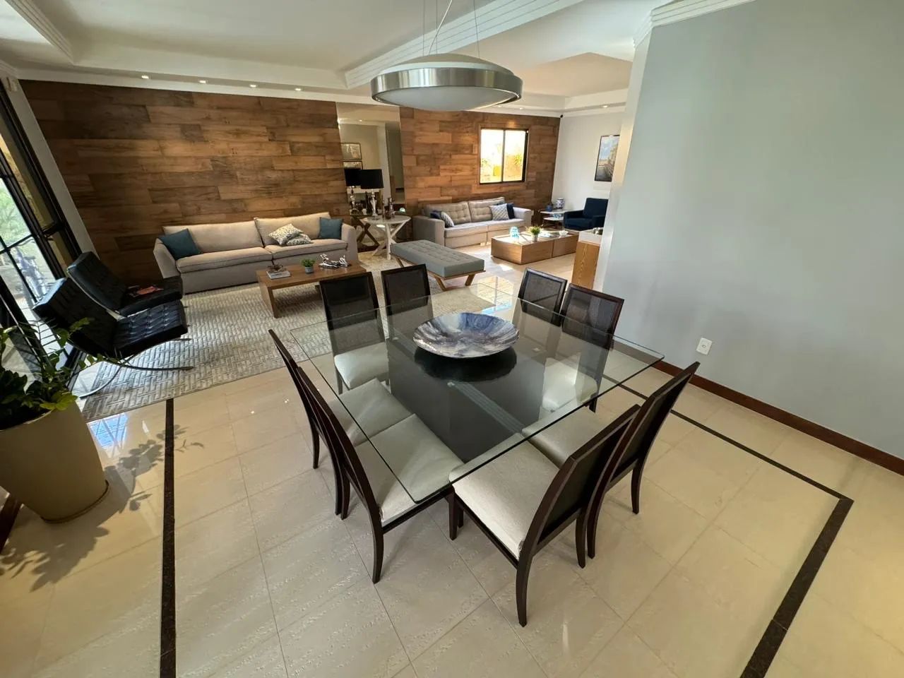 Vendo mesa de jantar com 8 cadeiras  - Foto 4