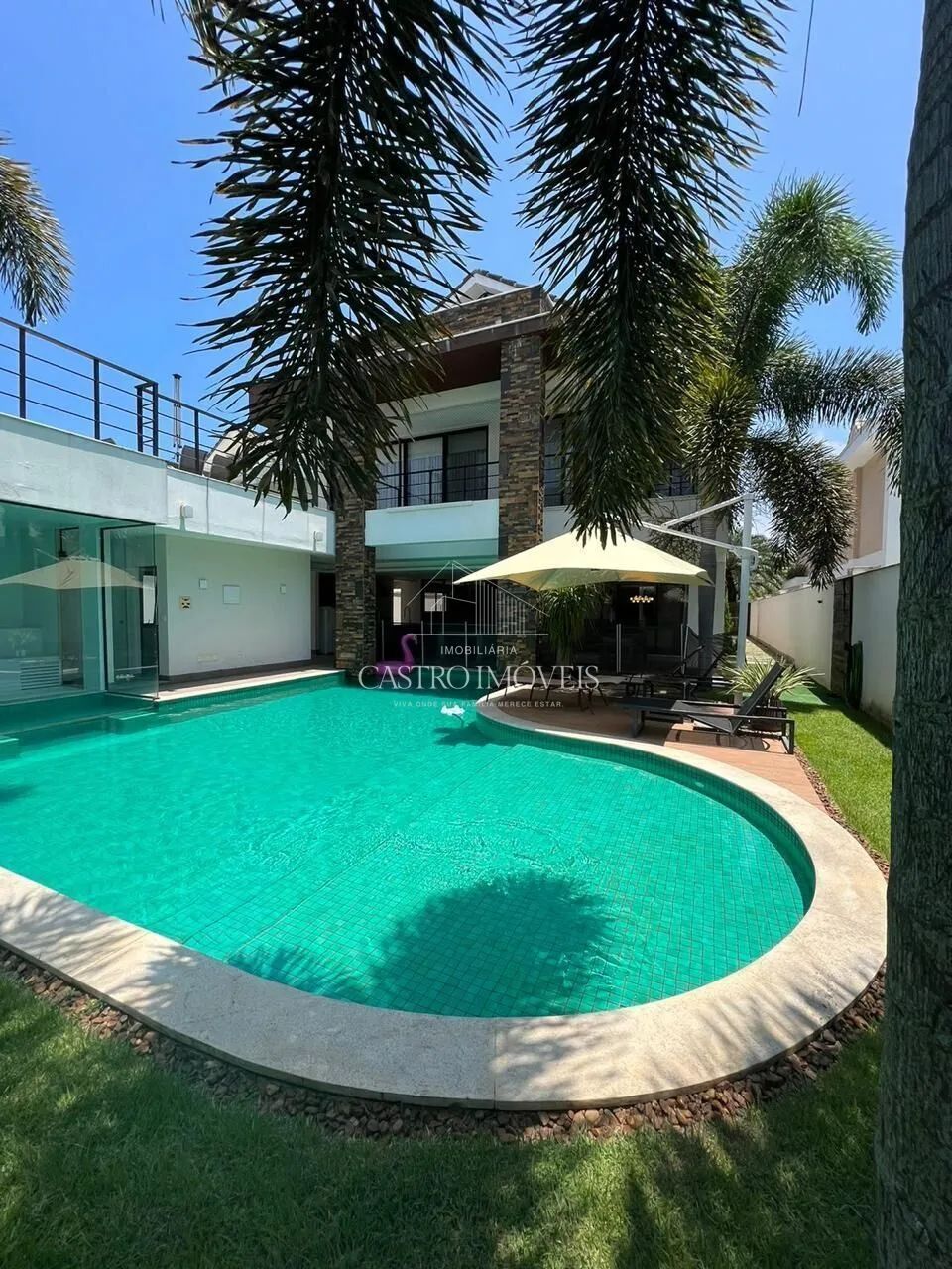 Exclusiva Mansão em Alphaville com 980m² e 4 suítes - com lazer completo e automação