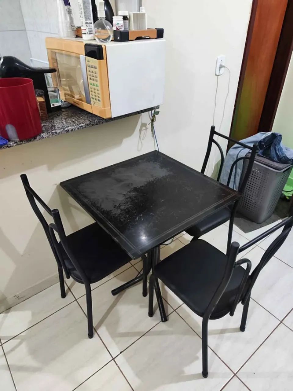 Desapego Móveis, Guarda Roupa, Mesa - Foto 2