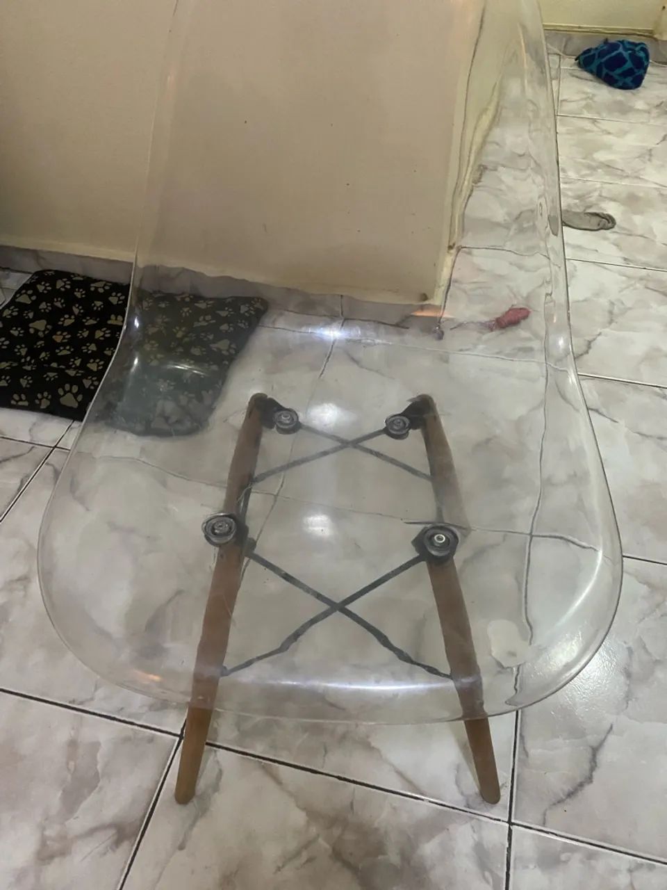 Vendo cadeira de acrilico