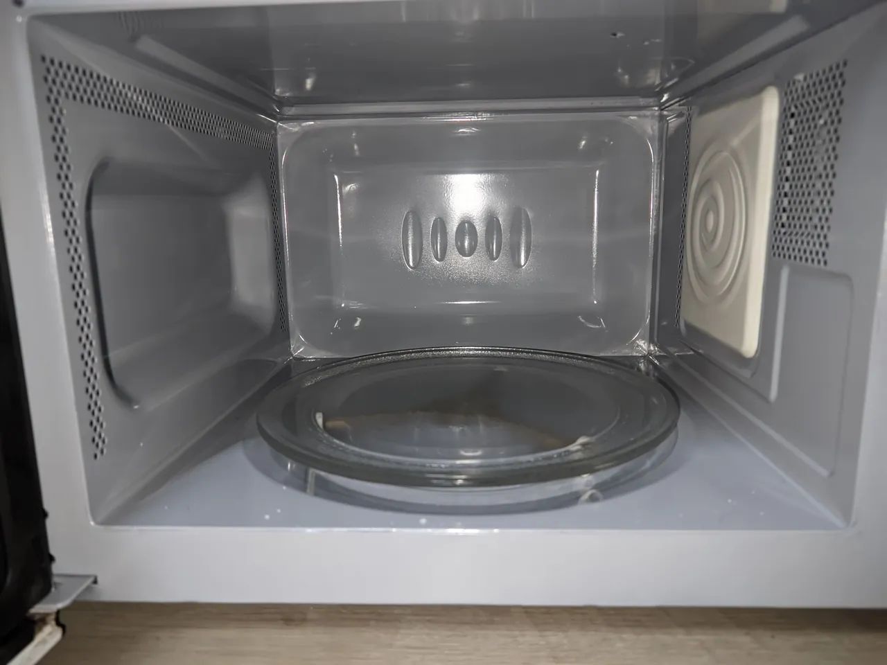 Microondas LG 26L funcionando perfeitamente. - Foto 3