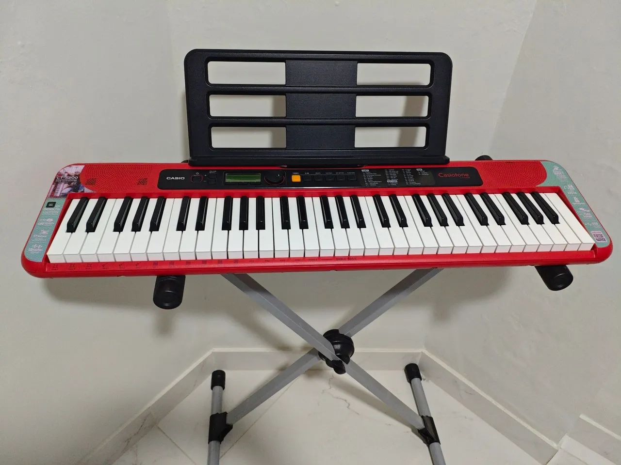 Teclado Casio CT - S200 com suporte em ferro - Foto 3