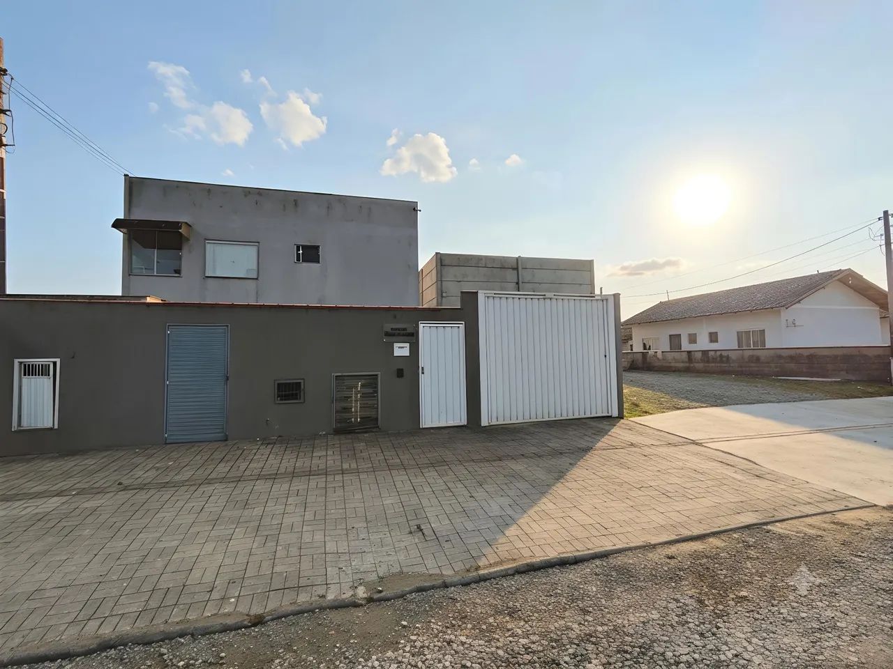 APARTAMENTO 2 QUARTOS - TÉRREO - PRÓXIMO AO CENTRO DE BARRA VELHA