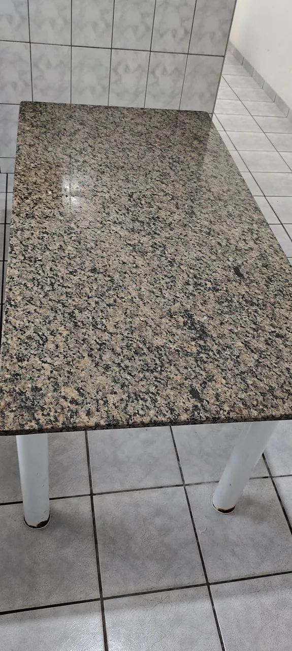 Mesa e 6 cadeiras com tampo em granito  - Foto 3