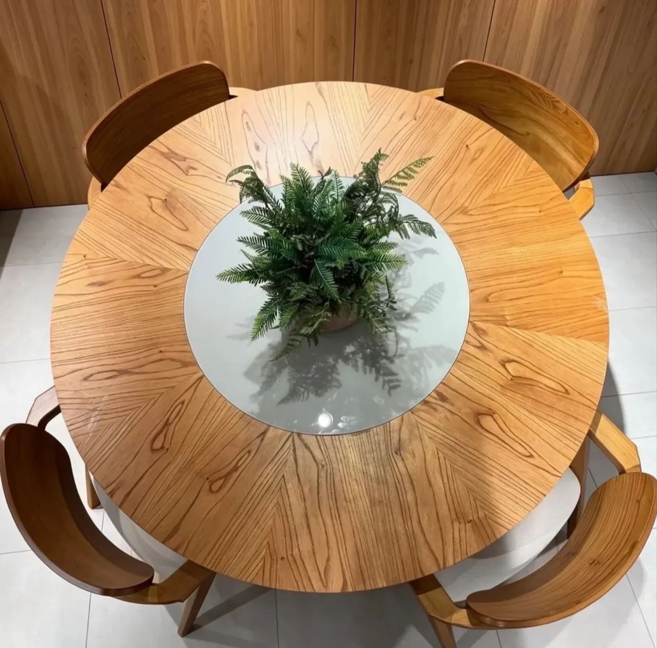 Mesa de Jantar 1.50m com 04 zara cadeiras