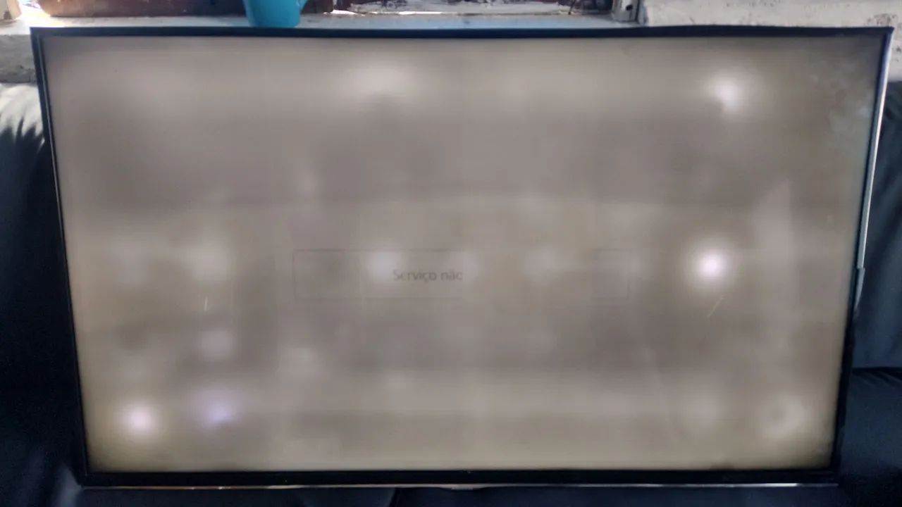 Tv com defeito retirada de peças 