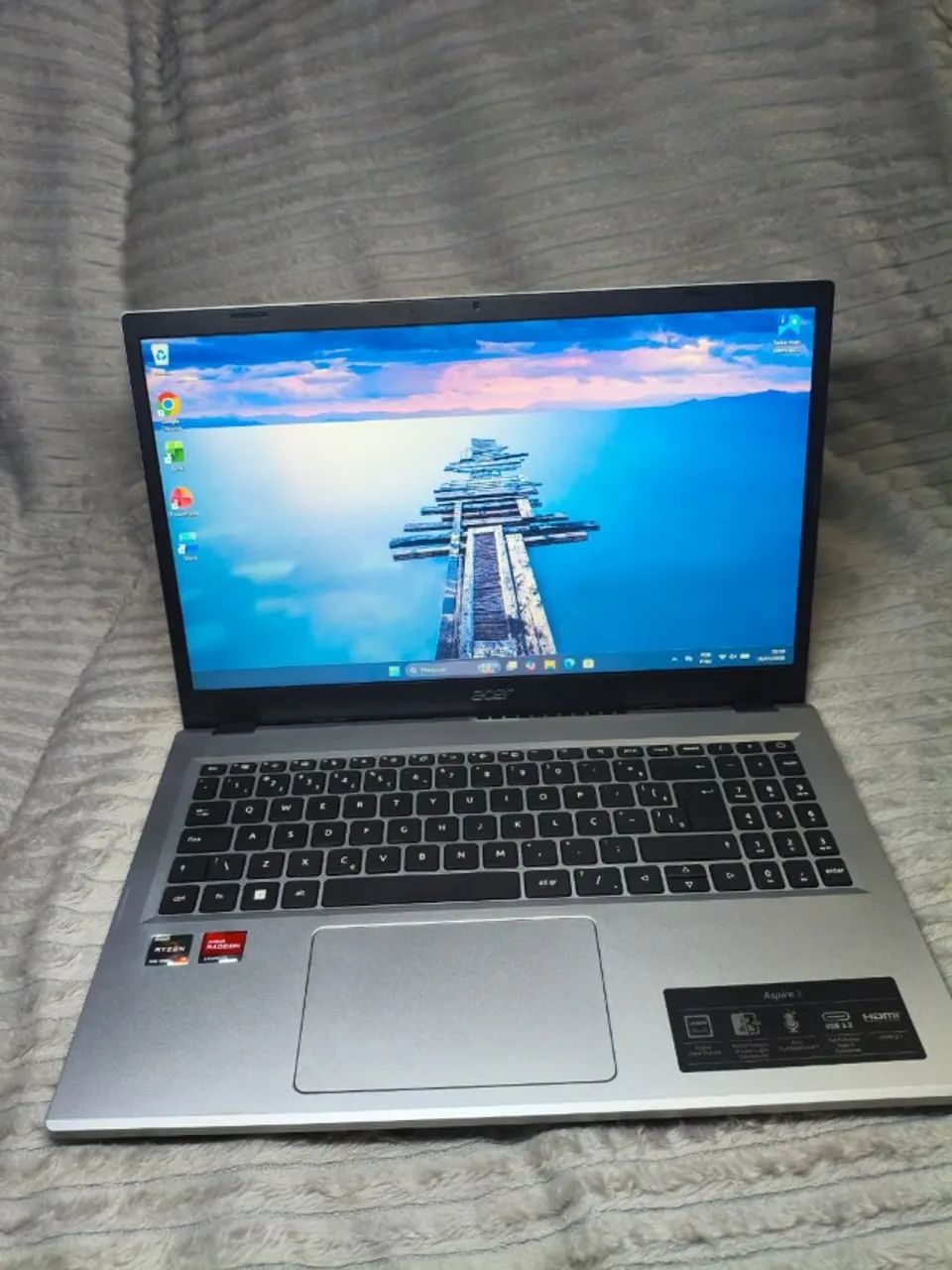 Notebook Ryzen 3 7320U / SSD NVMe
