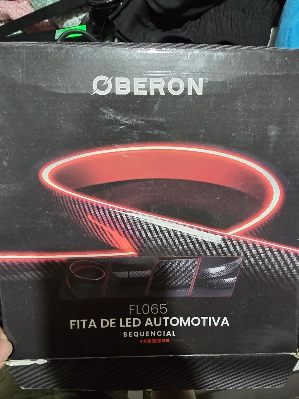 Spoiler adesivo led para carro