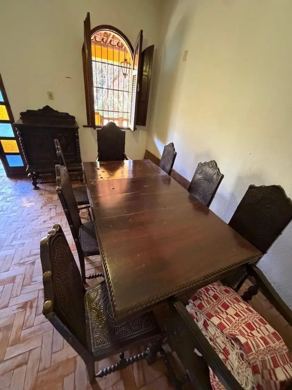 Mesa e aparadores de madeira antiga - Foto 5