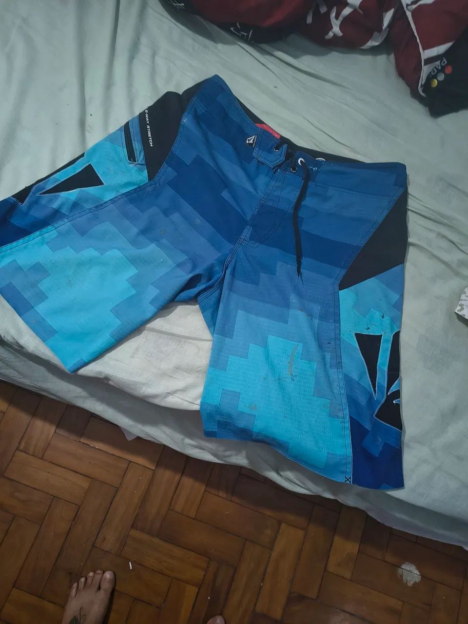 Bermuda VOLCOM original tamanho 38 possui detalhes  - Foto 3