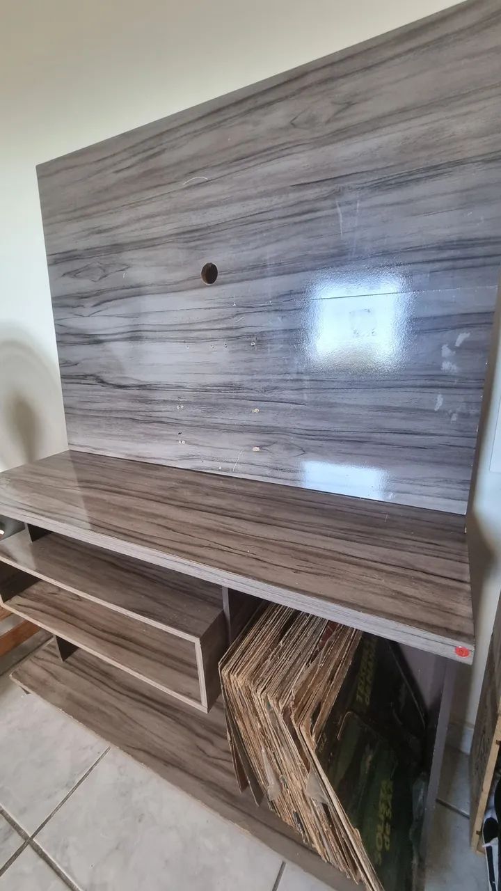 Rack marrom com painel 