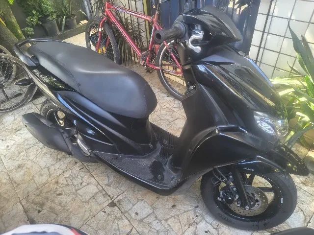 VENDE-SE MOTO AUTOMÁTICA QUITADA - Foto 3