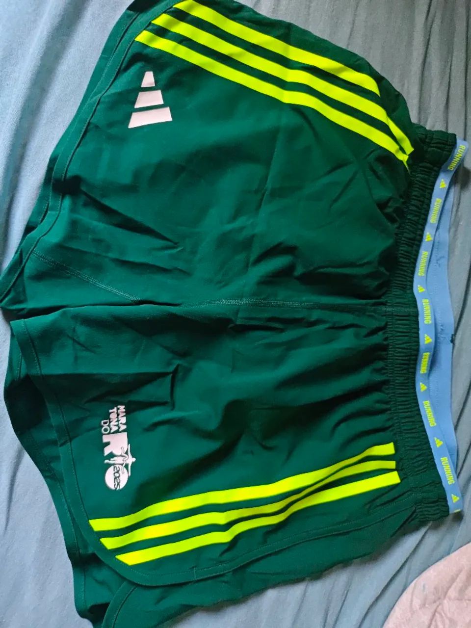 Vende-se short Adidas original 
