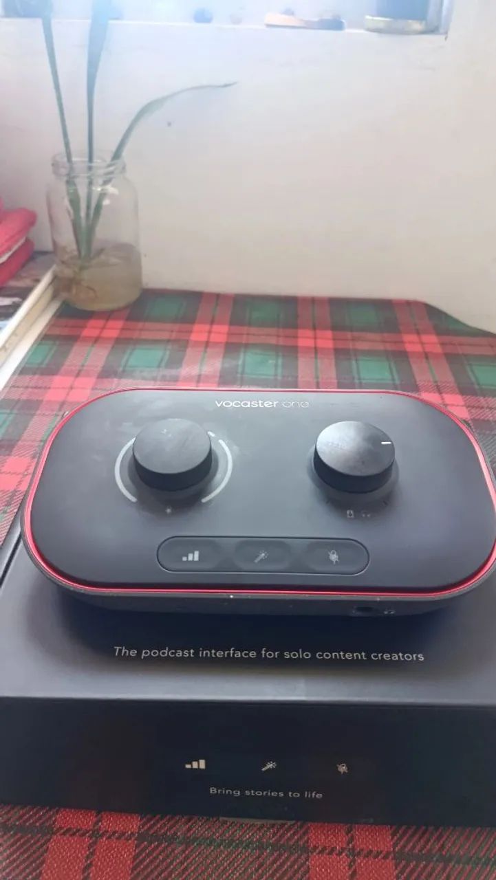 Interface de áudio Vocaster One Focusrite