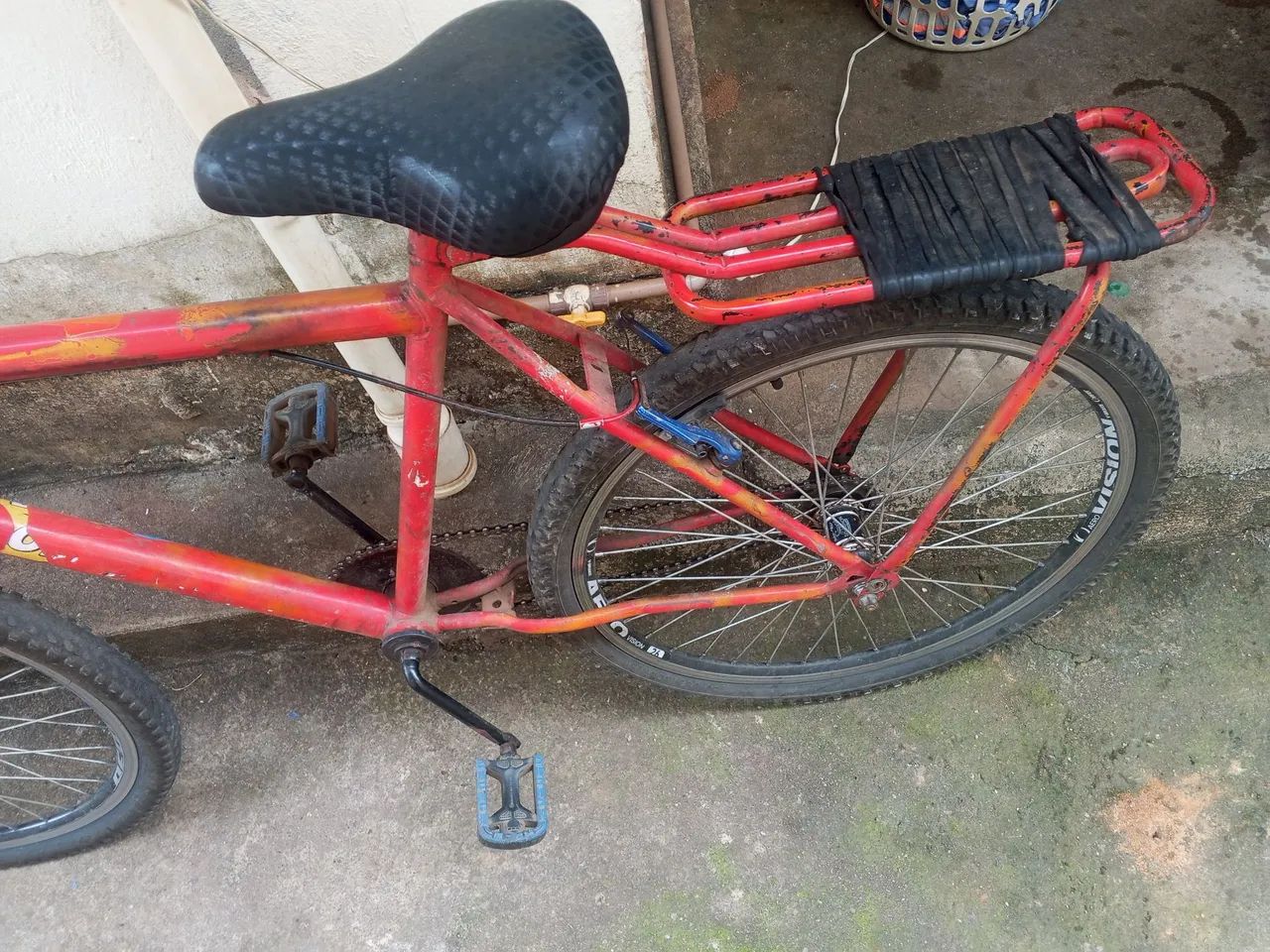 Vênde uma bicicleta aro26 - Foto 5