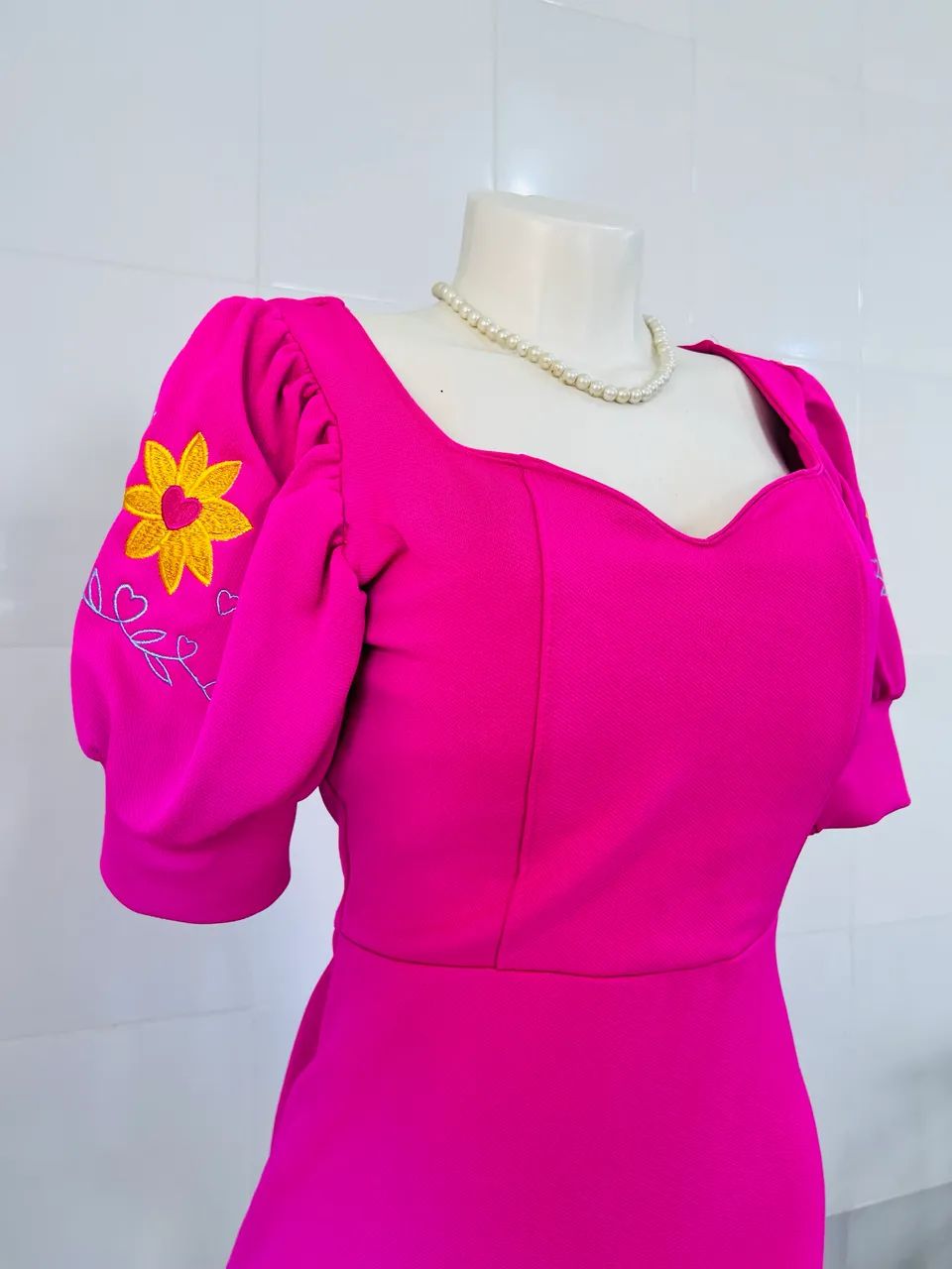 Vestido rosa de manga romântico bordado  - Foto 4