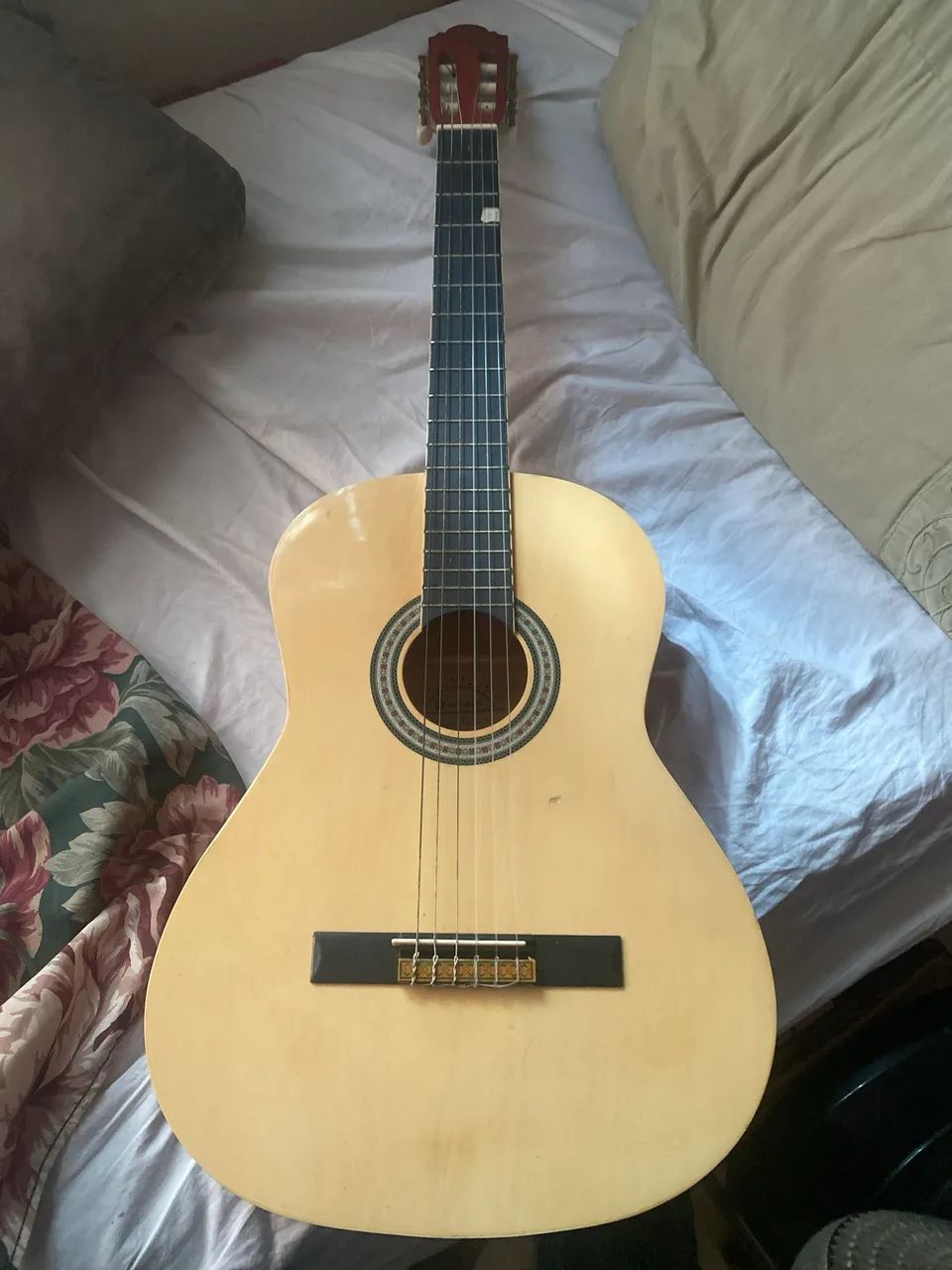 Violão acústico 