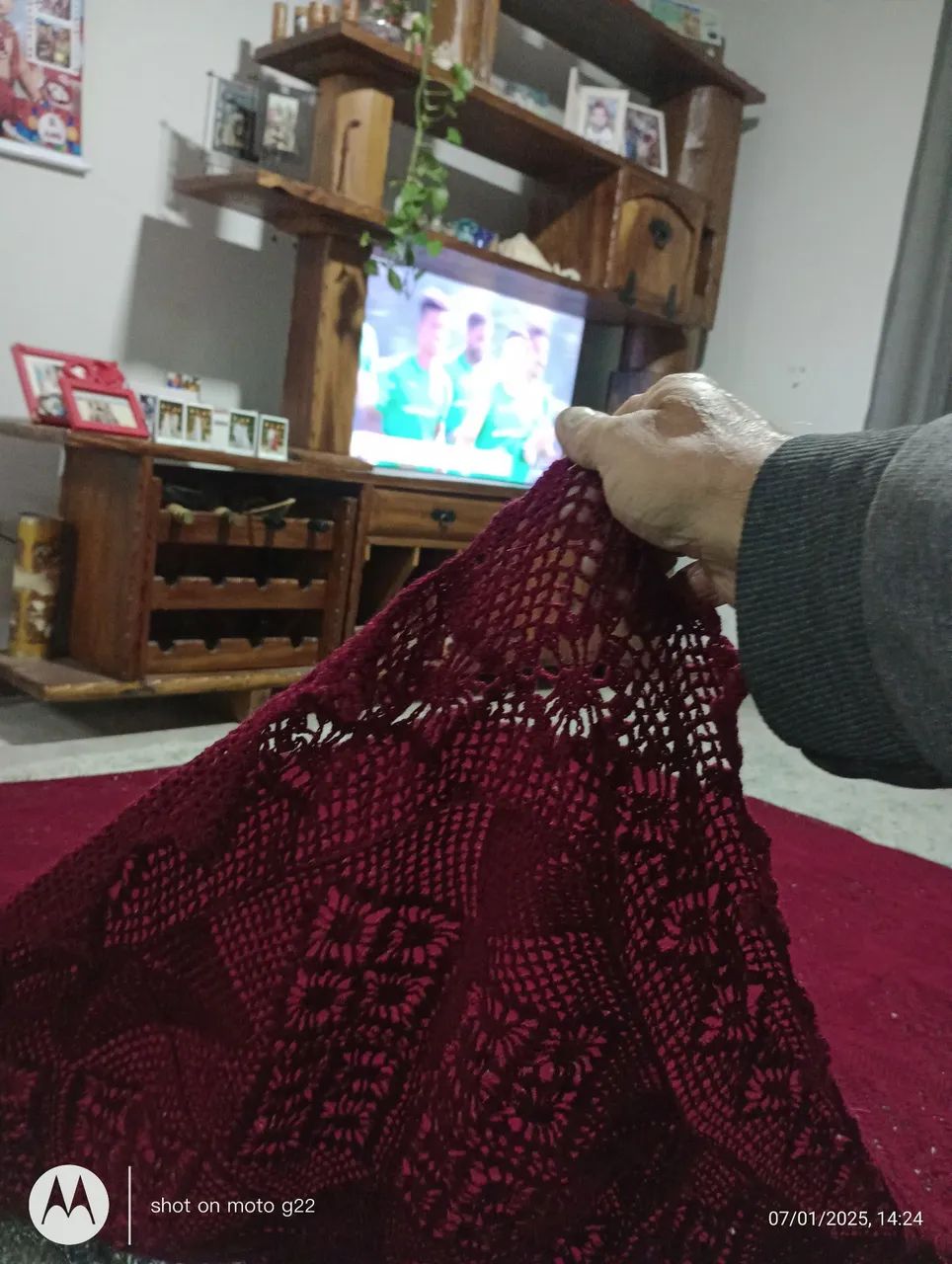 Colcha de crochê feita à mão