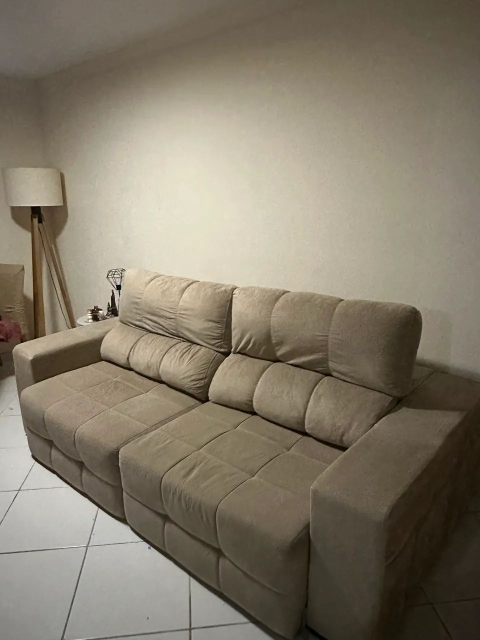 LINDO SOFÁ RETRÁTIL E RECLINÁVEL 