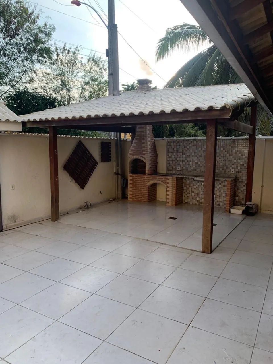 Alugo Casa 