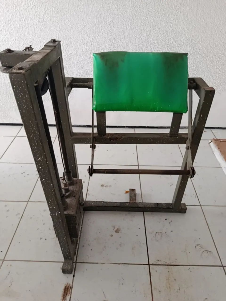 Máquina Musculação Rosca Scott com Barras